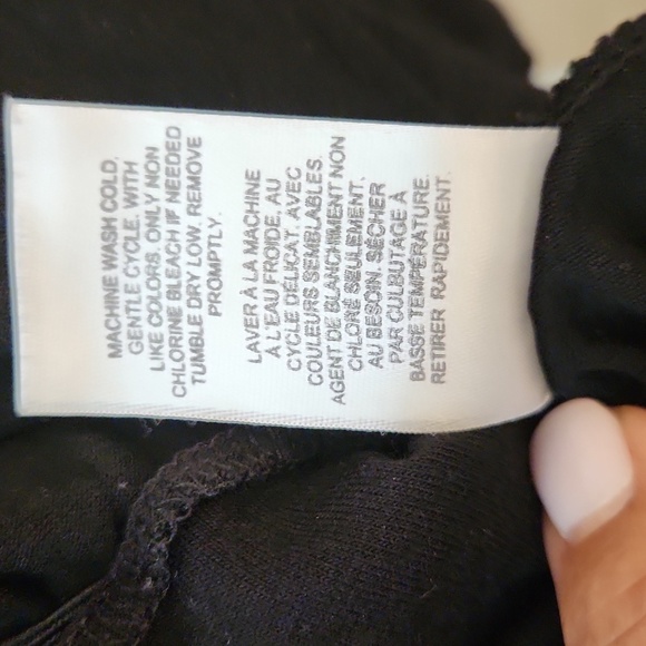 mark. Women's Black Scoop Neck Tunic Top Size S - Picture 9 of 9